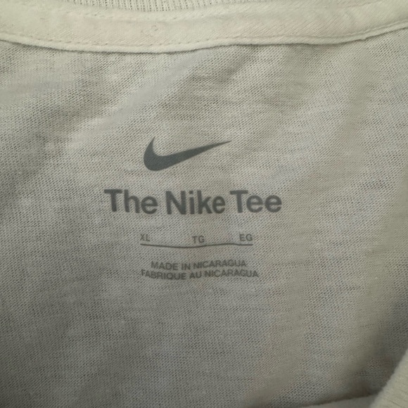 Nike Women's USA Soccer Crest White T-Shirt Mallory Swanson Number 9 Size XL - Picture 2 of 3